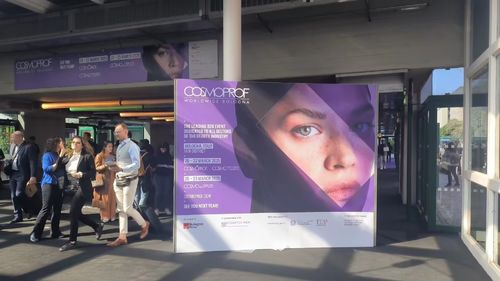 Latest company news about YOULANDA neemt deel aan de Cosmoprof Worldwide in Bologna, Italië