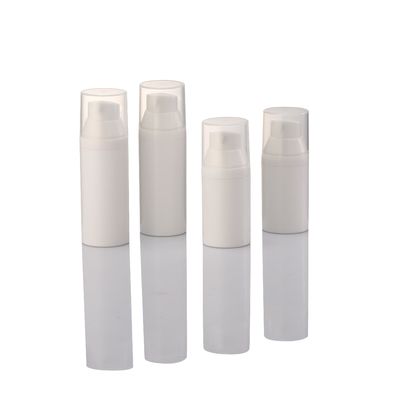 30 ml witte PP luchtloze cosmetische flessen Reislotion met pomp