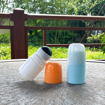 Volledig opvulbare flesje met 50 ml rolballen